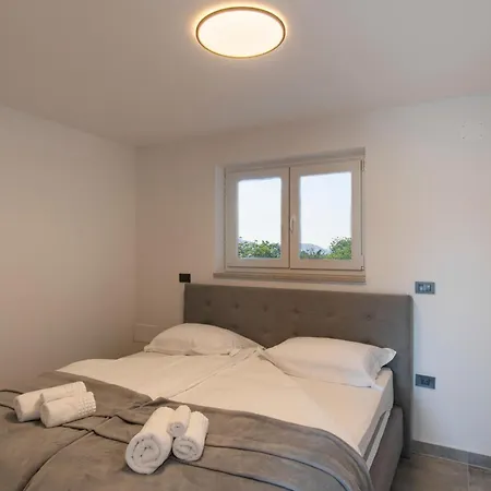 Rosemary Trieste Hermes Art *