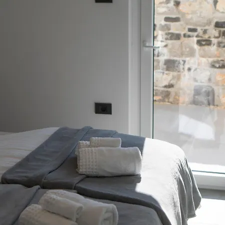 Rosemary Trieste Hermes Art