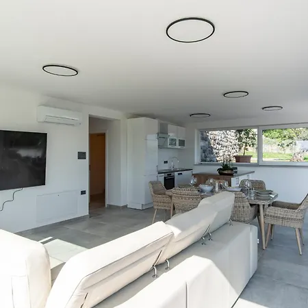 Rosemary Trieste Hermes Art Villa