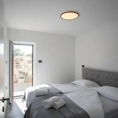 Rosemary Trieste Hermes Art Sežana