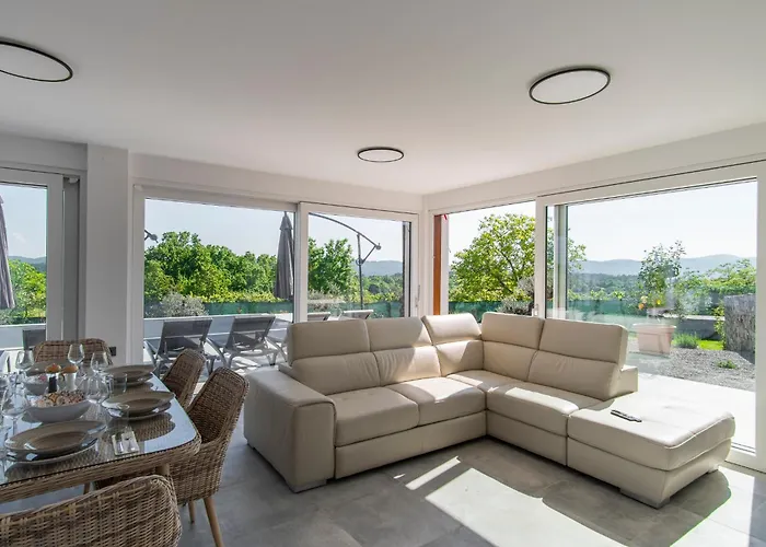 Rosemary Trieste Hermes Art * Sežana