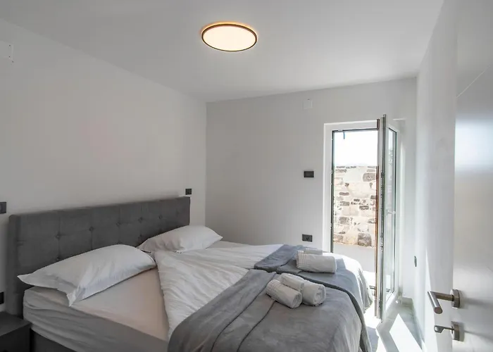 Rosemary Trieste Hermes Art Villa