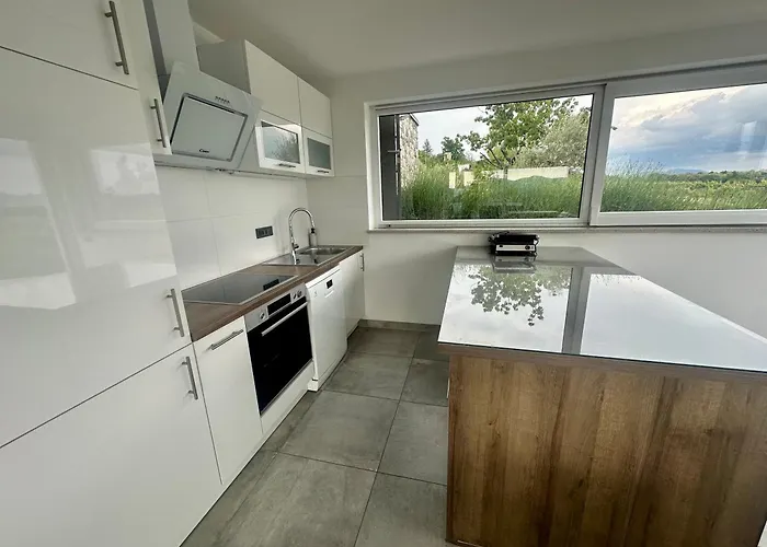 Rosemary Trieste Hermes Art *